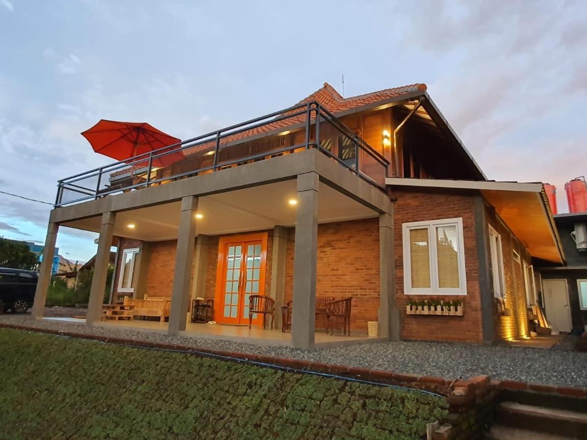 Wulan Cottages Lembang Exteriör bild